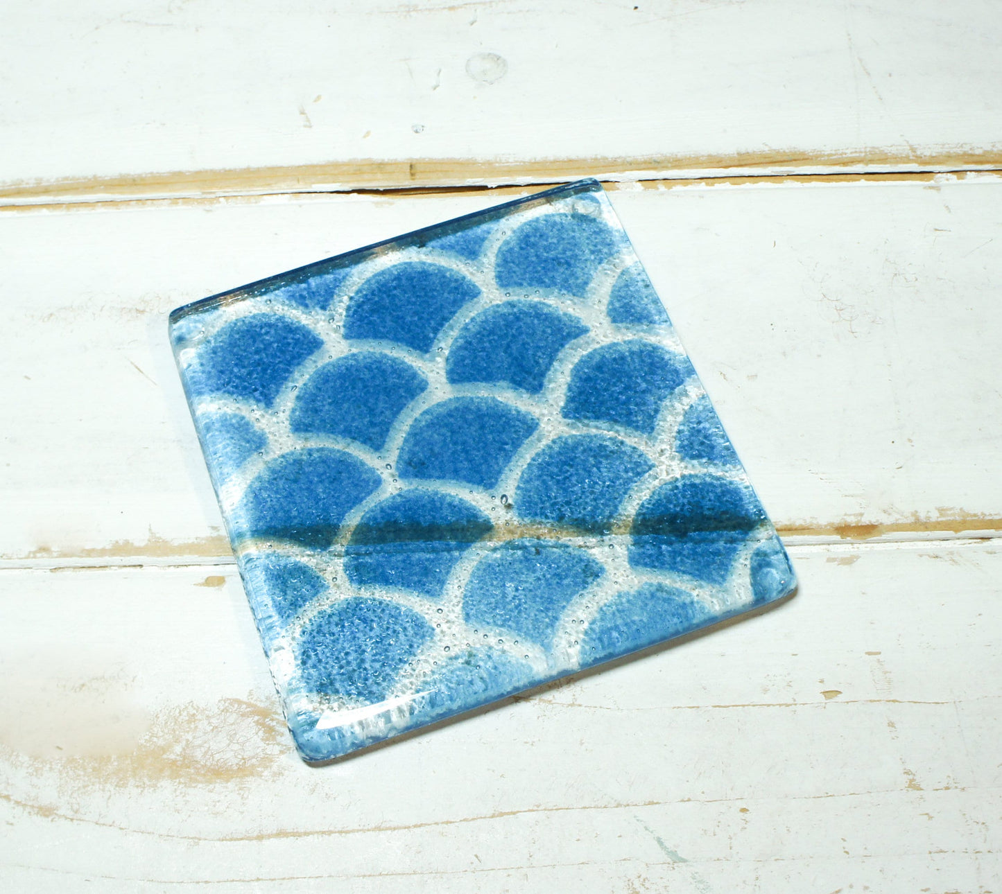 1 fishscale Coaster, 1 fused glass fihscale coaster, single coaster with japanese pattern 10x10cm(4x4"), gift with organza bag, tile coaster