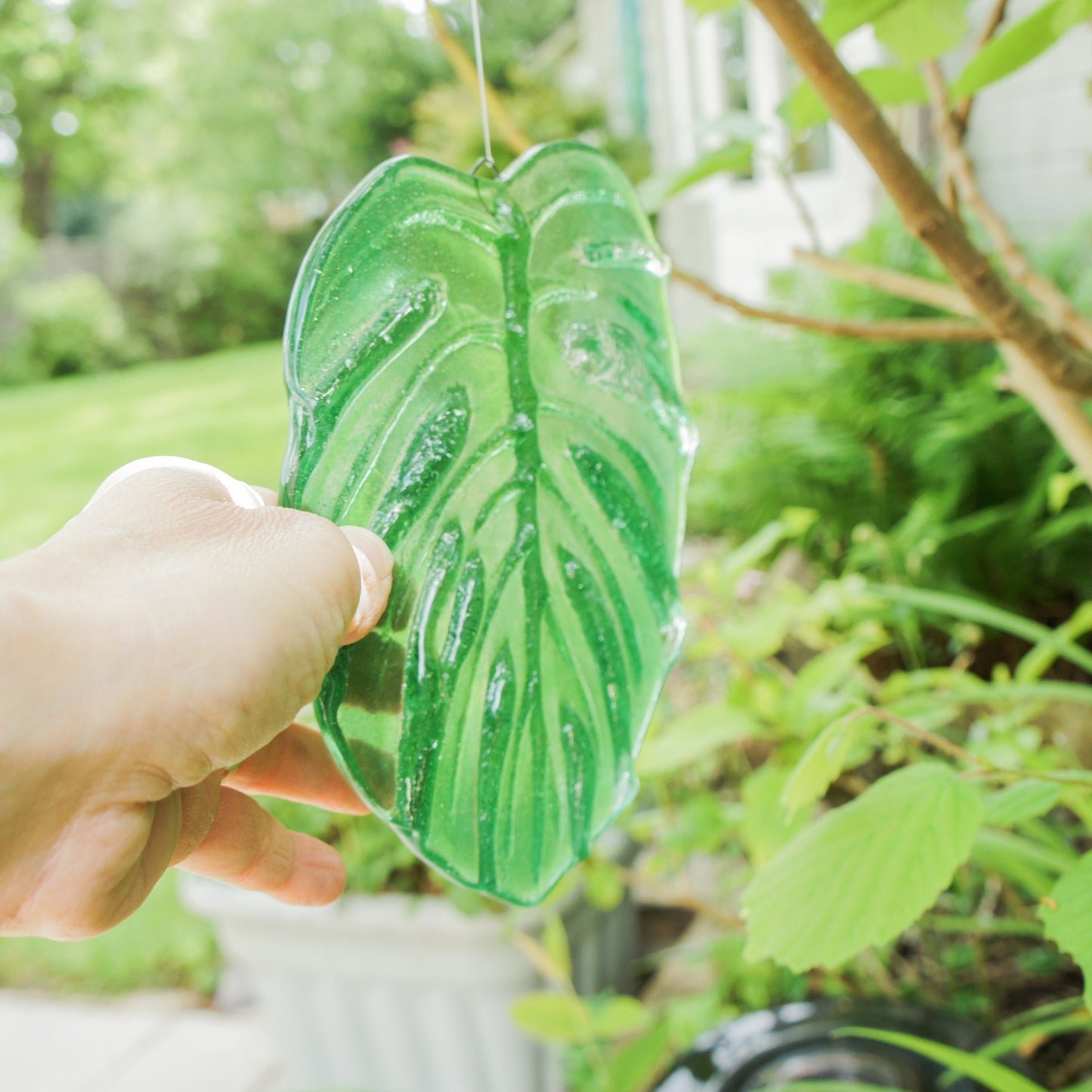 fused glass garden ornament house plant garden sculpture sea glass art Monstera Leaf glass Suncatcher thank you present gift for dad yard art glass dark green botanical outdoor decor leaf print