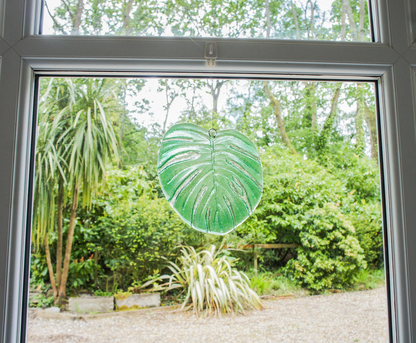 fused glass garden ornament house plant garden sculpture sea glass art Monstera Leaf glass Suncatcher thank you present gift for dad yard art glass dark green botanical outdoor decor leaf print